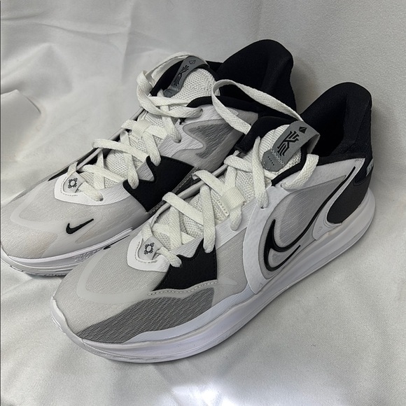 Nike Kyrie 5 Low Wolf Grey ,white Black Basketball Shoes new size 10
